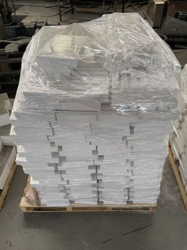 طاهرة عالية أسطوانية مخروطية Al2O3 السيراميكية الكوروندوم الألومينا الصهريج للمختبر الصهريج للذوبان