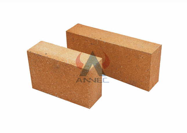 مقاومة للحريق SK34 طوب حراري 40MPA لون أصفر 2.4g / Cm2